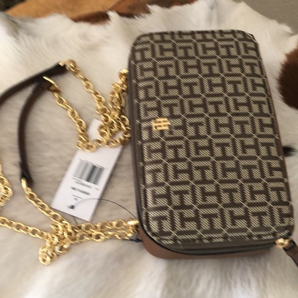 Tommy Hilfiger Handbags - NWT Tommy Hilfiger Parker II Convertible Chain Crossbody - Monogram Jacquard